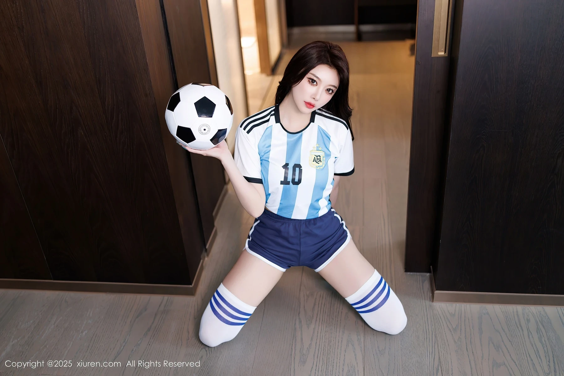 杨晨晨_0006.webp